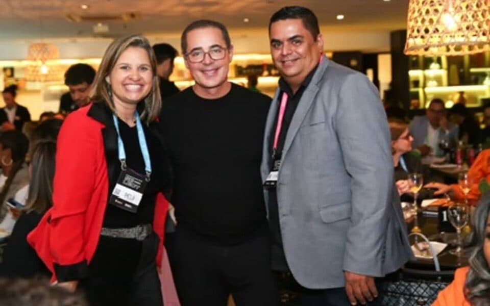 Sheila Zoe com Dr. Paulo Vieira