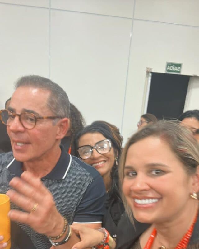 Sheila Zoe com Dr. Paulo Vieira em evento